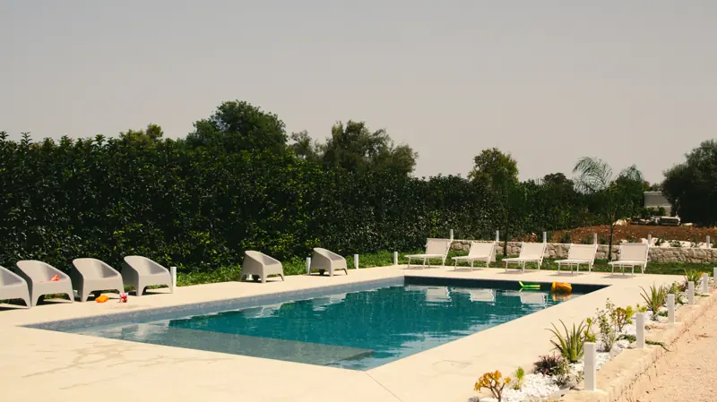 Piscina privata a Scicli, piscina e sistemazioni esterne a Scicli